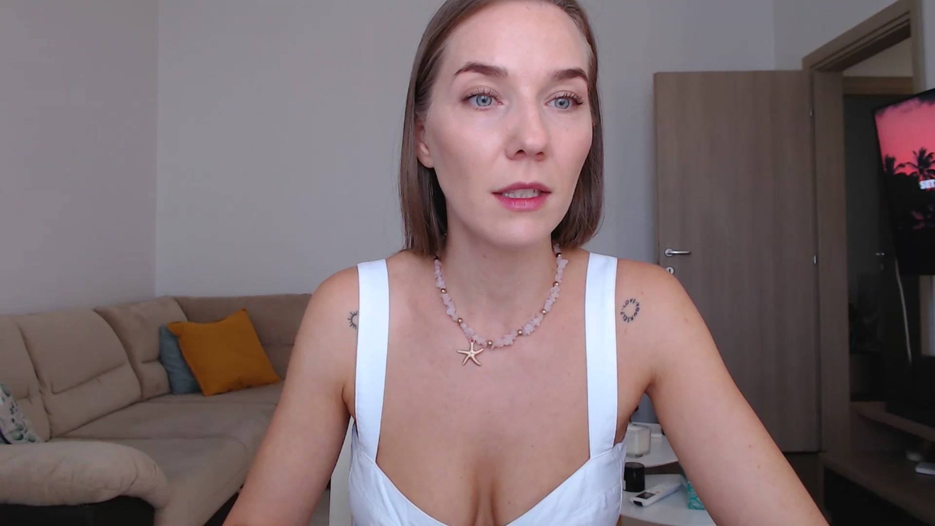 Gallery image thumbnail from LadyAH's myfreecams stream on, 09/16/2025, 09:37 image 16 of 20