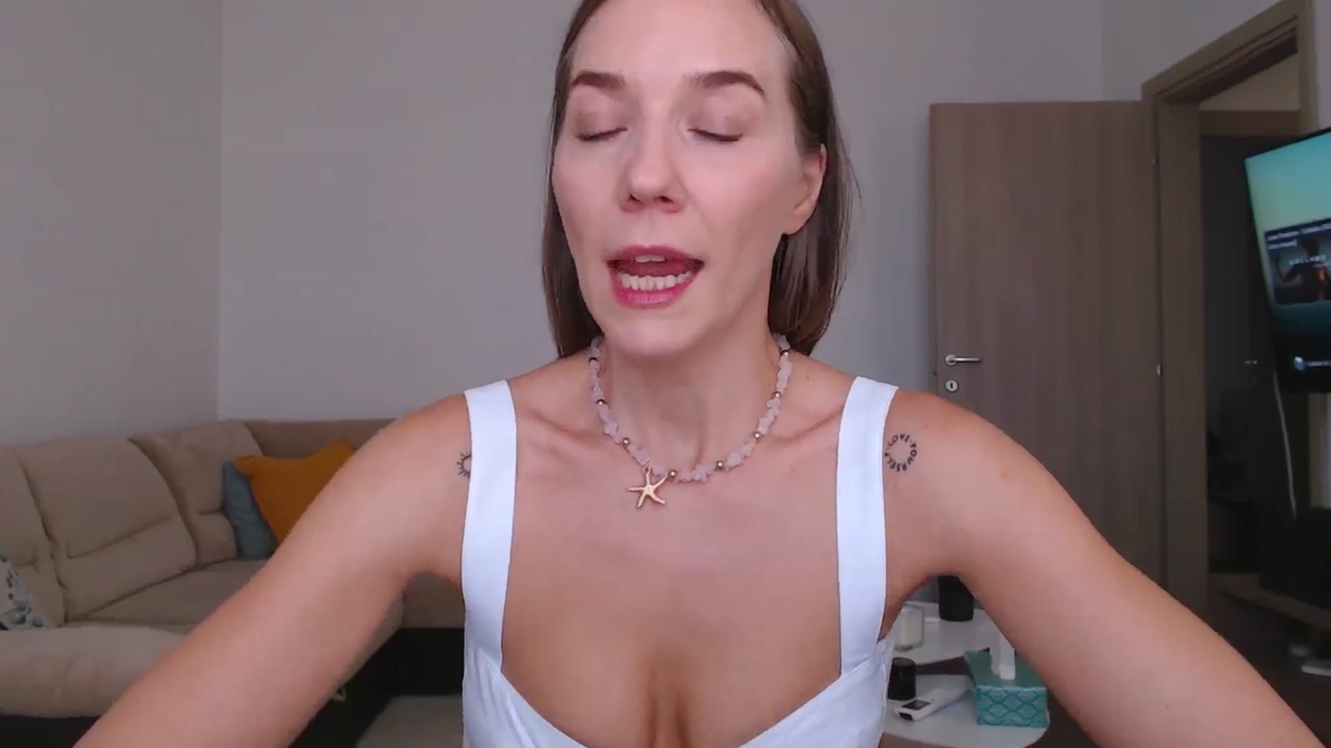 Gallery image thumbnail from LadyAH's myfreecams stream on, 09/16/2025, 09:37 image 15 of 20