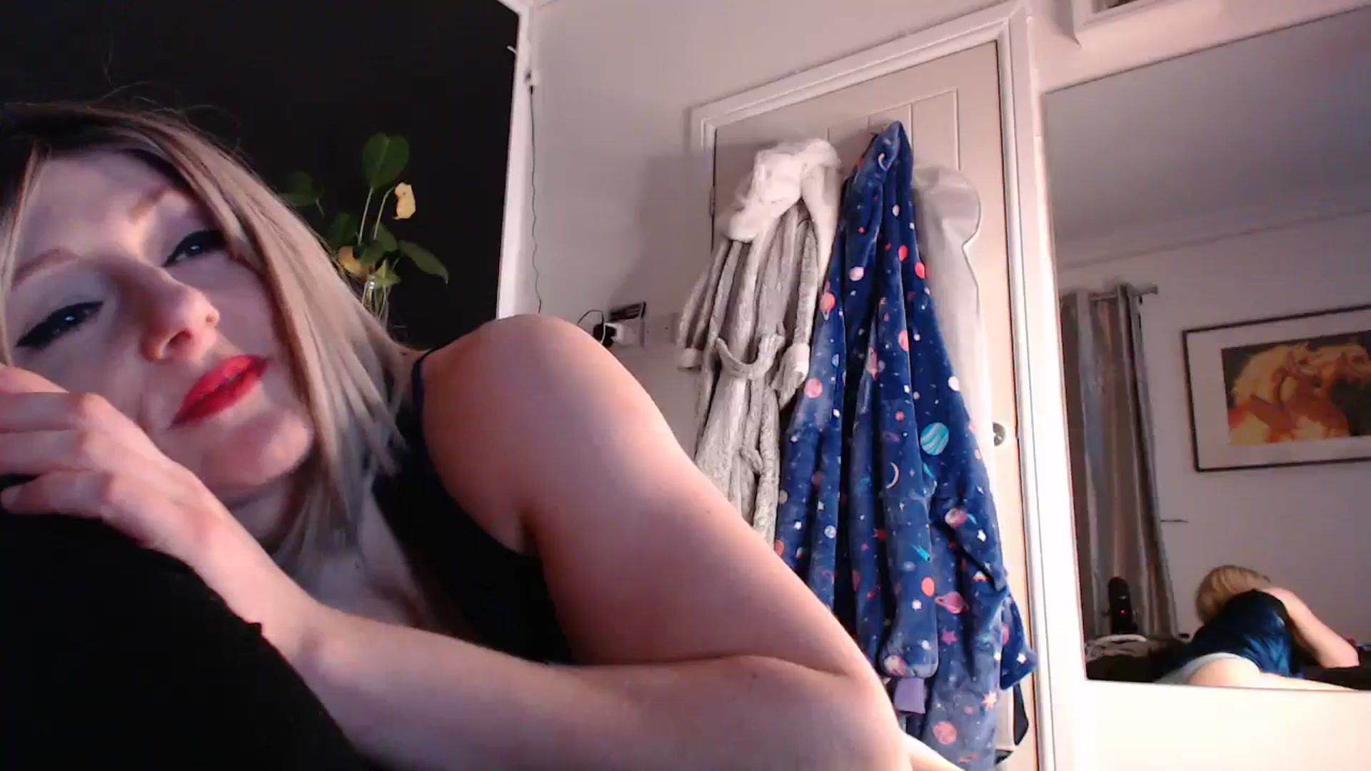 Gallery image thumbnail from LadyCandour's myfreecams stream on, 03/08/2024, 22:25 image 6 of 20