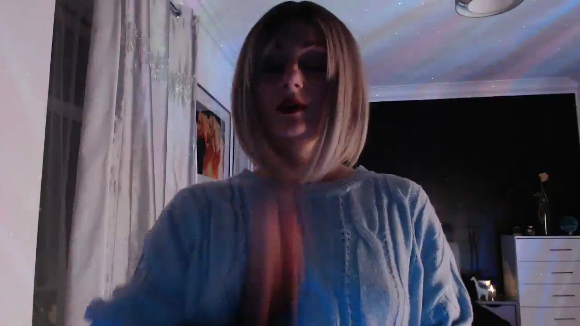 Gallery image thumbnail from LadyCandour's myfreecams stream on, 03/13/2024, 19:54 image 13 of 20