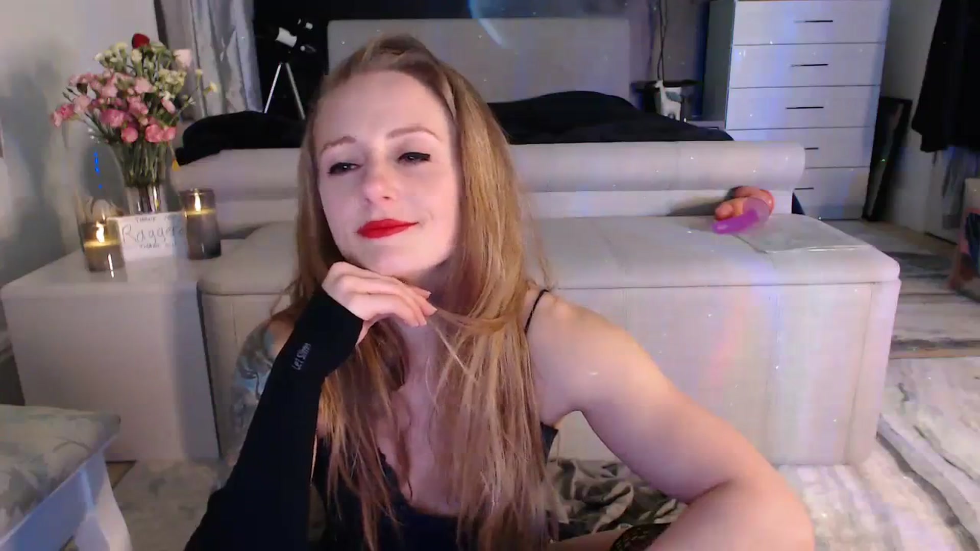 Gallery image thumbnail from LadyCandour's myfreecams stream on, 03/18/2024, 22:31 image 13 of 20