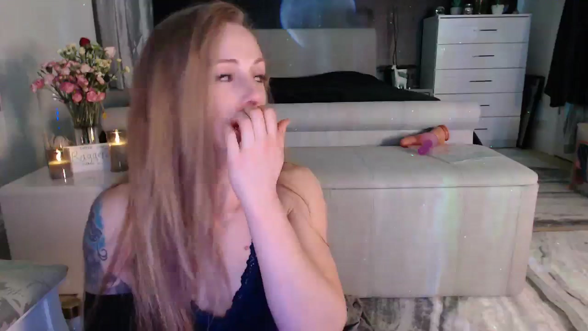 Gallery image thumbnail from LadyCandour's myfreecams stream on, 03/18/2024, 22:31 image 7 of 20