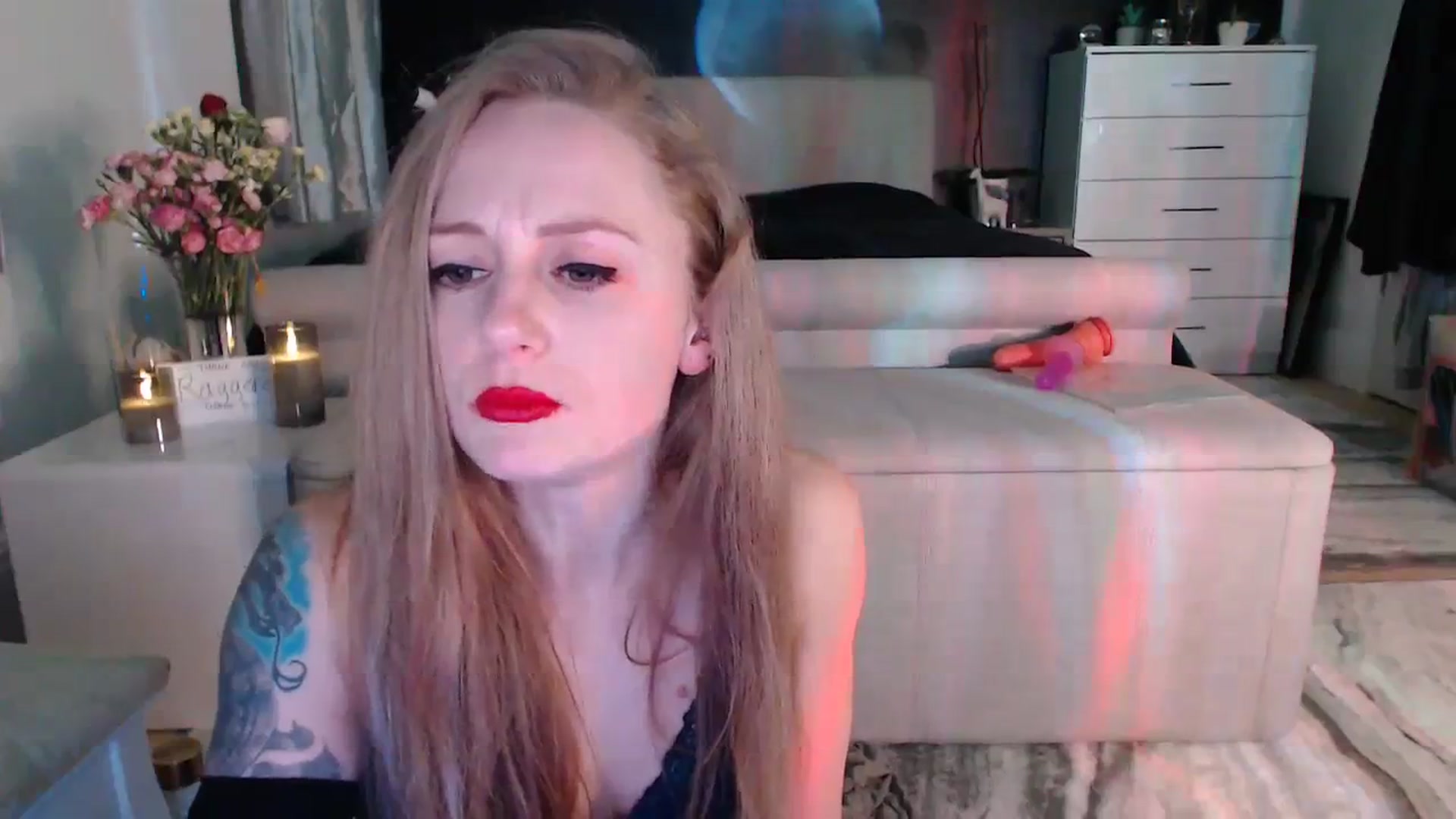 Gallery image thumbnail from LadyCandour's myfreecams stream on, 03/18/2024, 22:31 image 6 of 20