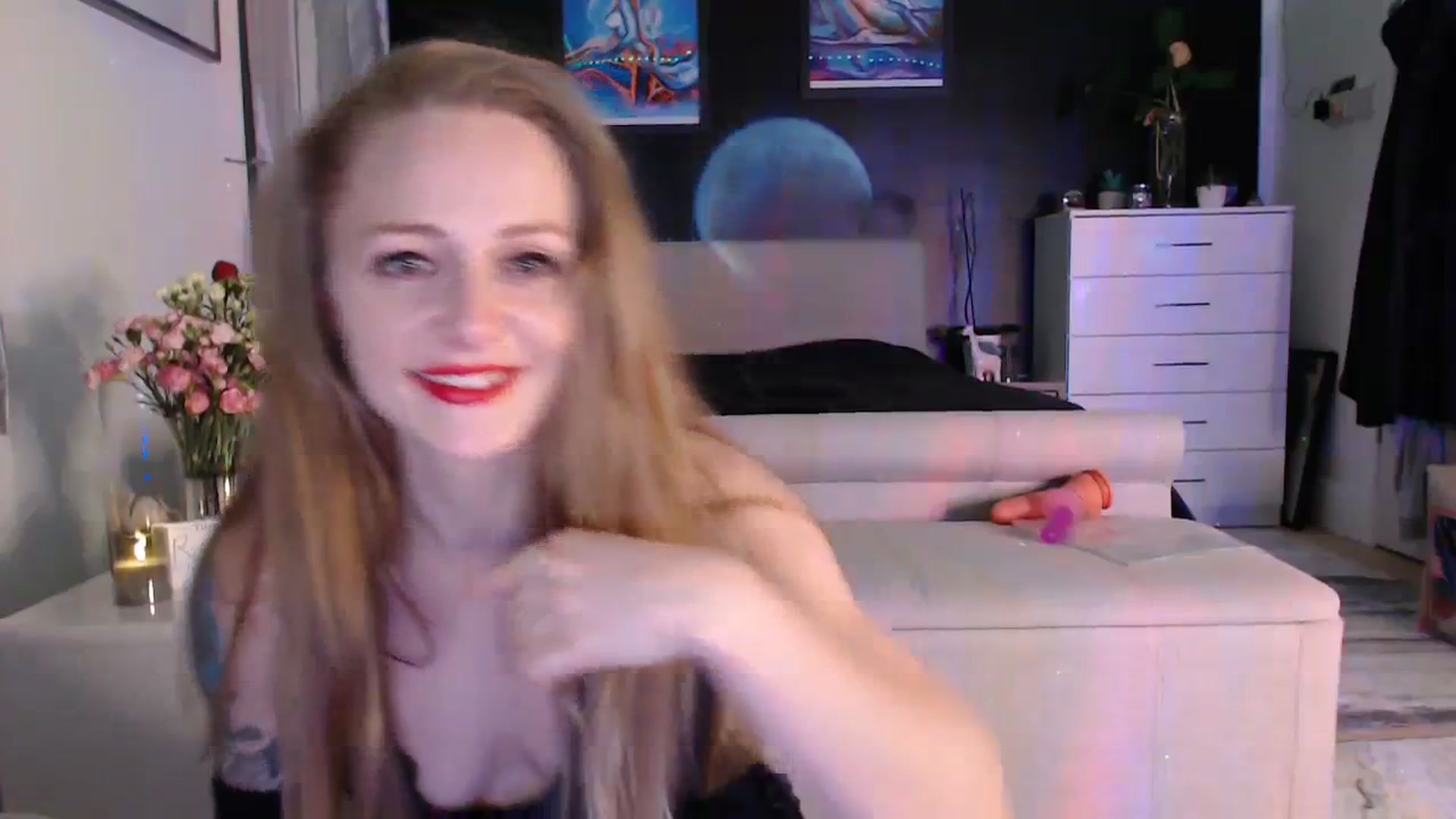 Gallery image thumbnail from LadyCandour's myfreecams stream on, 03/18/2024, 22:31 image 11 of 20