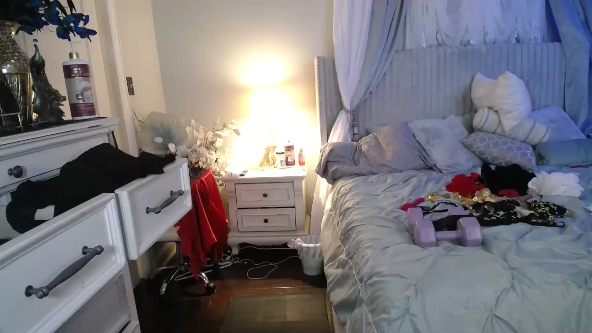 Gallery image thumbnail from LadyDeLaney's myfreecams stream on, 02/13/2025, 10:48 image 14 of 20