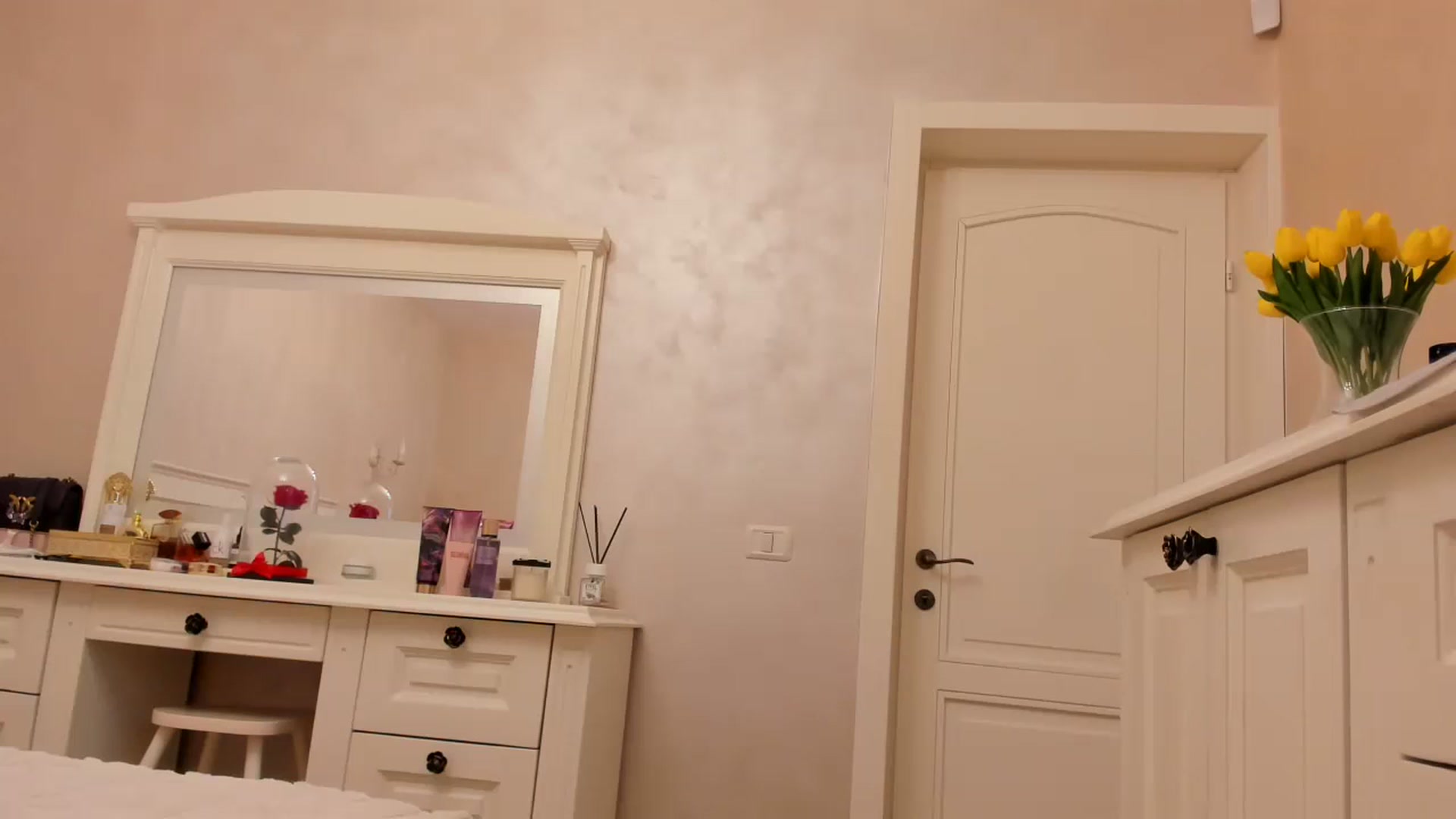 Gallery image thumbnail from LadyDesire's myfreecams stream on, 06/30/2024, 23:16 image 16 of 20