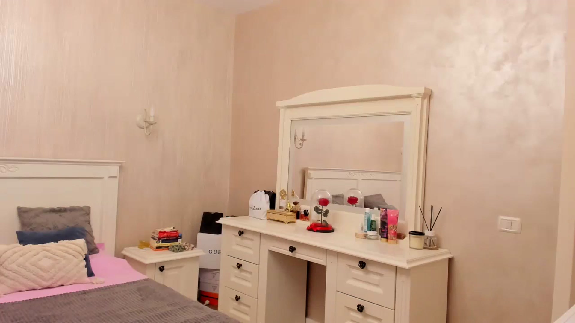 Gallery image thumbnail from LadyDesire's myfreecams stream on, 08/15/2024, 23:14 image 17 of 20