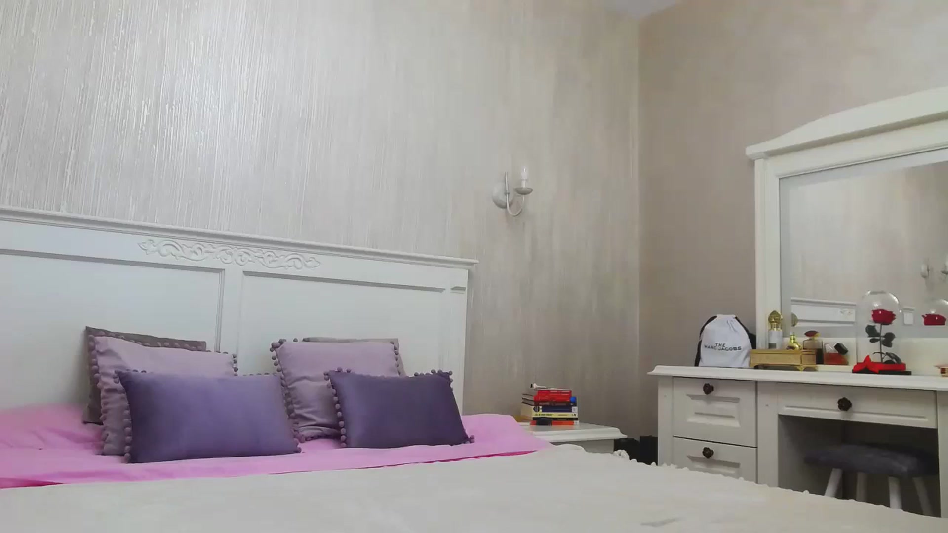 Gallery image thumbnail from LadyDesire's myfreecams stream on, 11/19/2024, 22:41 image 17 of 20