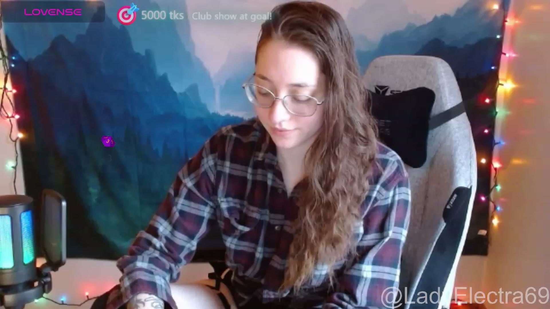 Gallery image thumbnail from LadyElectra69's myfreecams stream on, 12/02/2023, 17:25 image 1 of 20