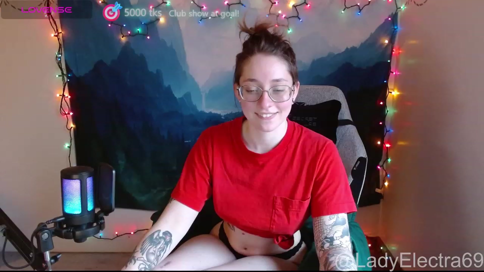 Gallery image thumbnail from LadyElectra69's myfreecams stream on, 12/09/2023, 16:57 image 16 of 20