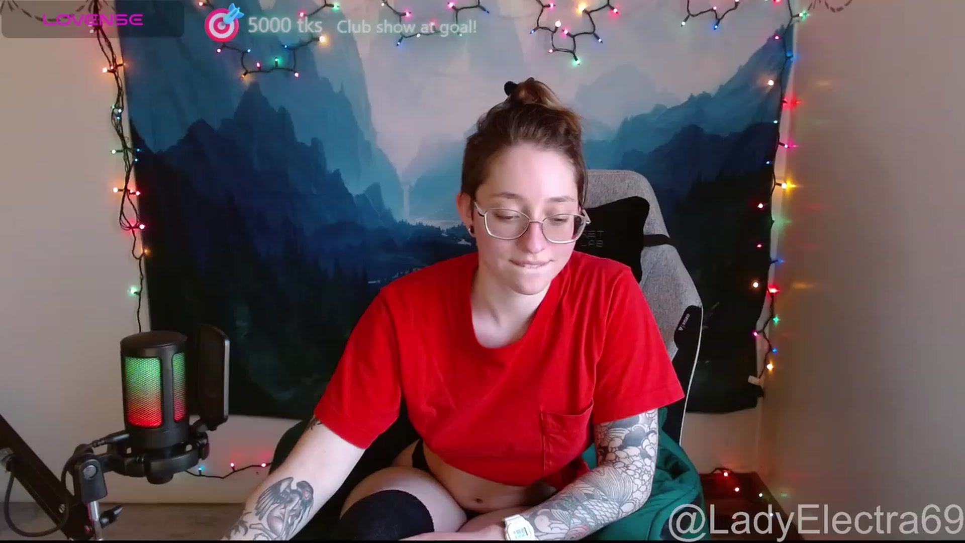 Gallery image thumbnail from LadyElectra69's myfreecams stream on, 12/09/2023, 18:33 image 5 of 20