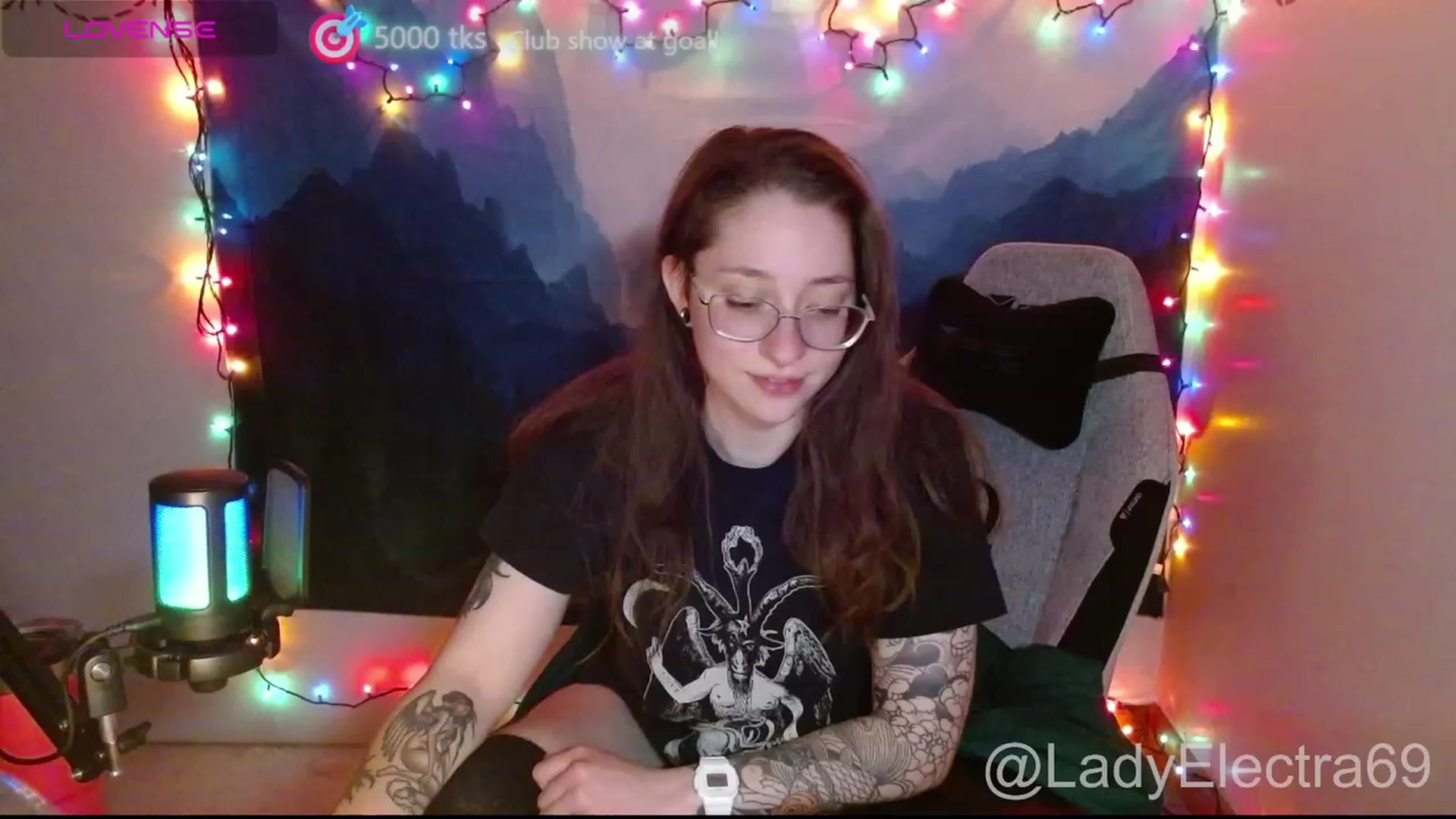 Gallery image thumbnail from LadyElectra69's myfreecams stream on, 12/12/2023, 03:05 image 10 of 20
