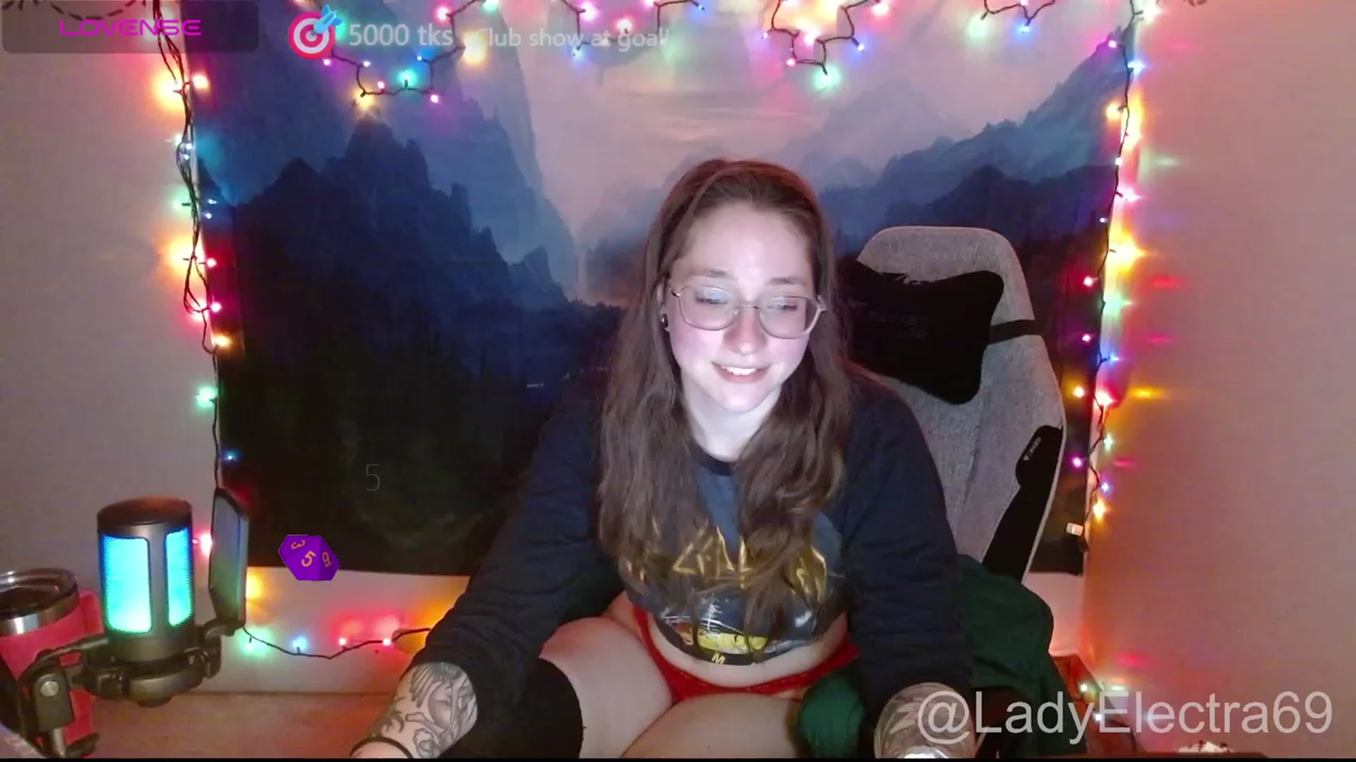 Gallery image thumbnail from LadyElectra69's myfreecams stream on, 12/14/2023, 02:25 image 20 of 20