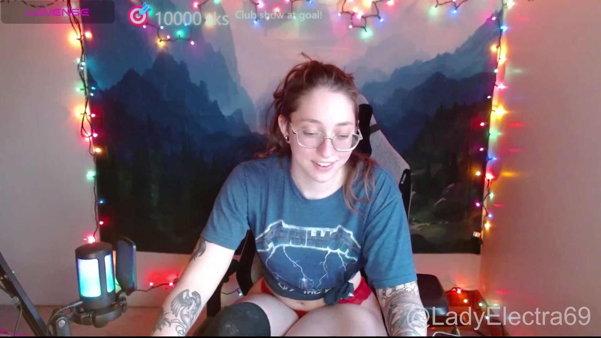 Gallery image thumbnail from LadyElectra69's myfreecams stream on, 12/16/2023, 21:17 image 16 of 20