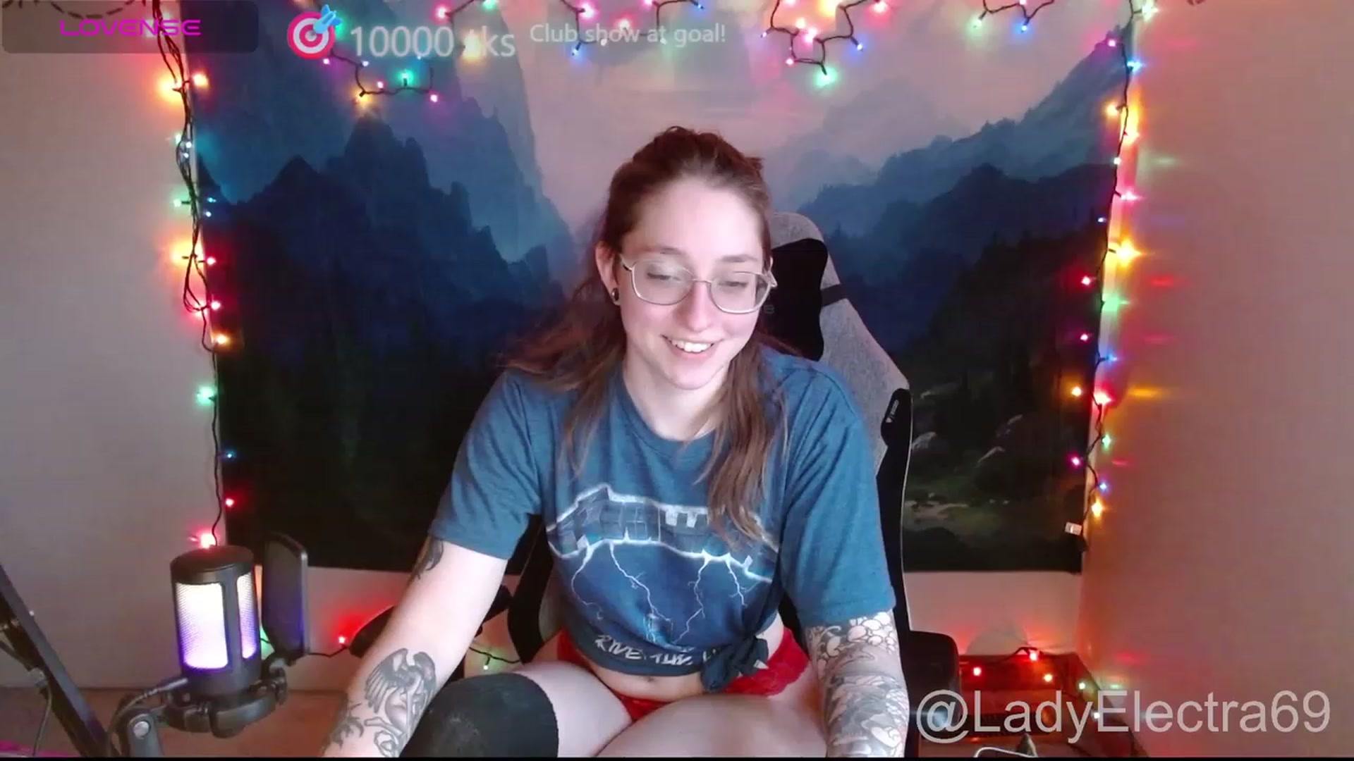 Gallery image thumbnail from LadyElectra69's myfreecams stream on, 12/16/2023, 21:17 image 11 of 20