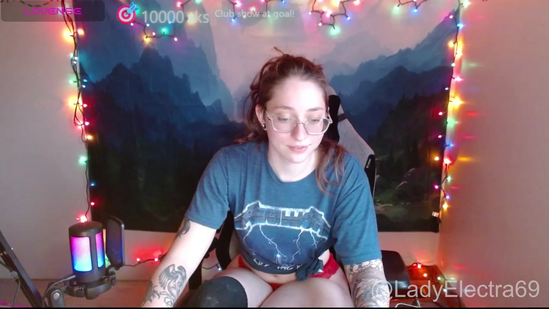 Gallery image thumbnail from LadyElectra69's myfreecams stream on, 12/16/2023, 21:17 image 15 of 20