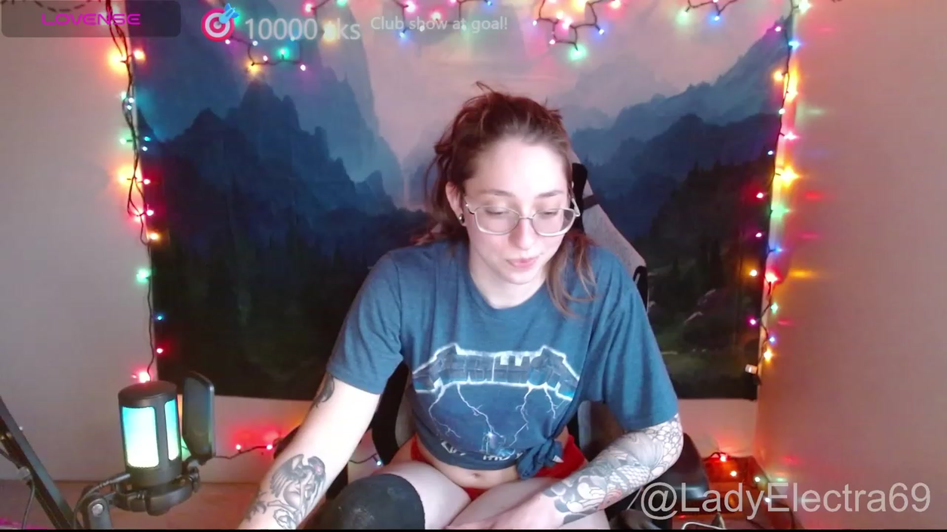 Gallery image thumbnail from LadyElectra69's myfreecams stream on, 12/16/2023, 21:17 image 14 of 20