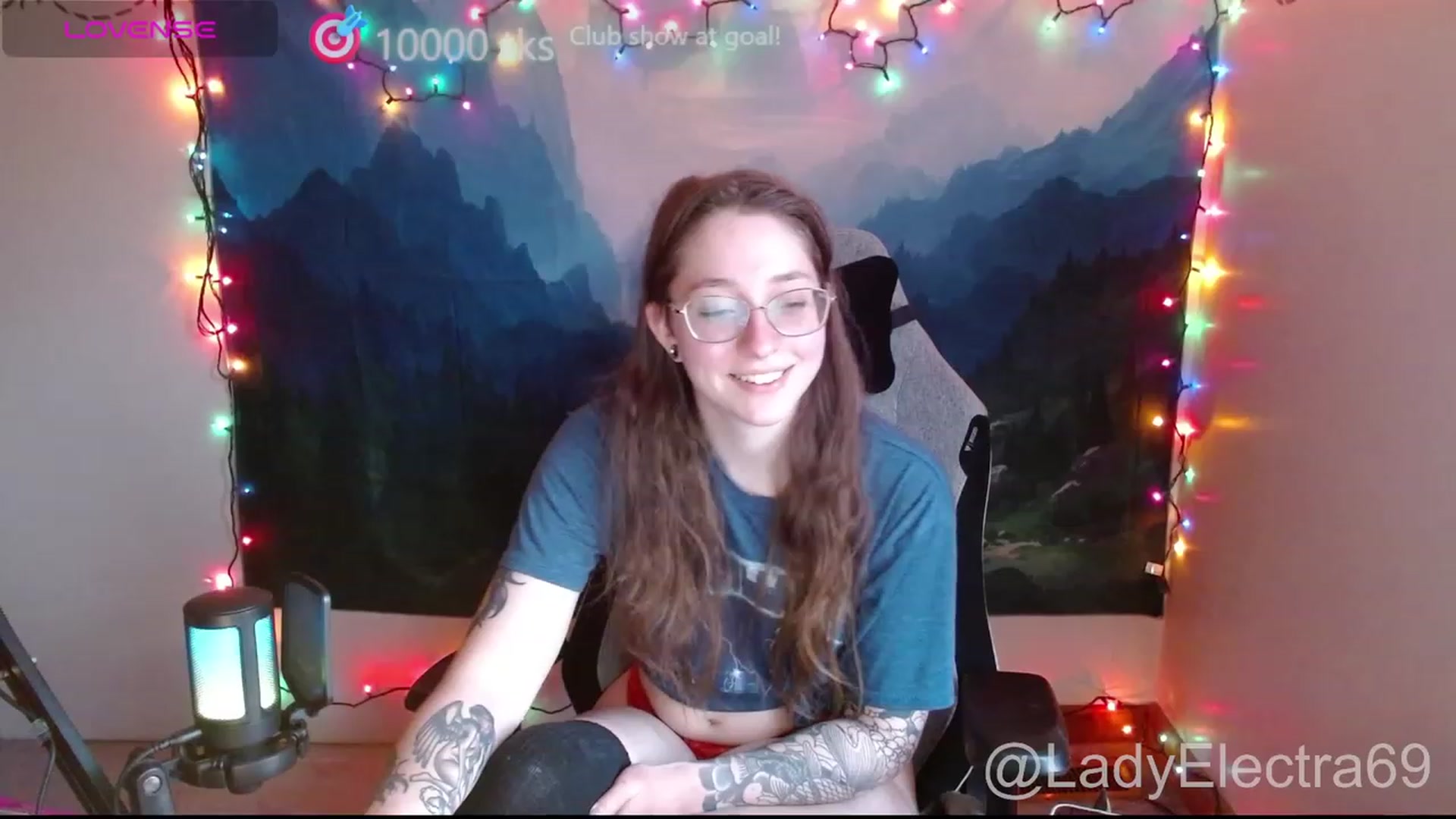 Gallery image thumbnail from LadyElectra69's myfreecams stream on, 12/16/2023, 21:17 image 1 of 20