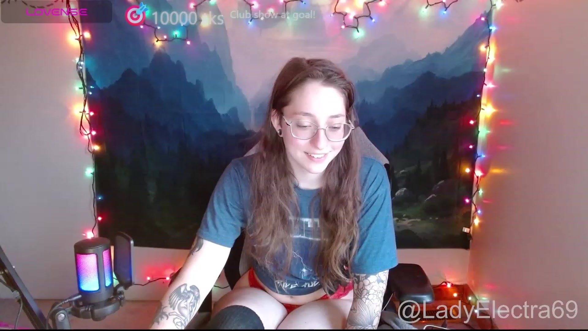 Gallery image thumbnail from LadyElectra69's myfreecams stream on, 12/16/2023, 21:17 image 5 of 20