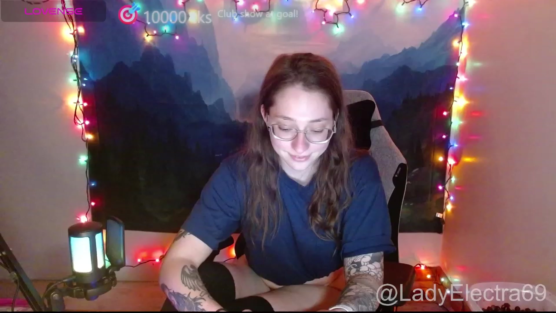 Gallery image thumbnail from LadyElectra69's myfreecams stream on, 12/18/2023, 03:28 image 11 of 20