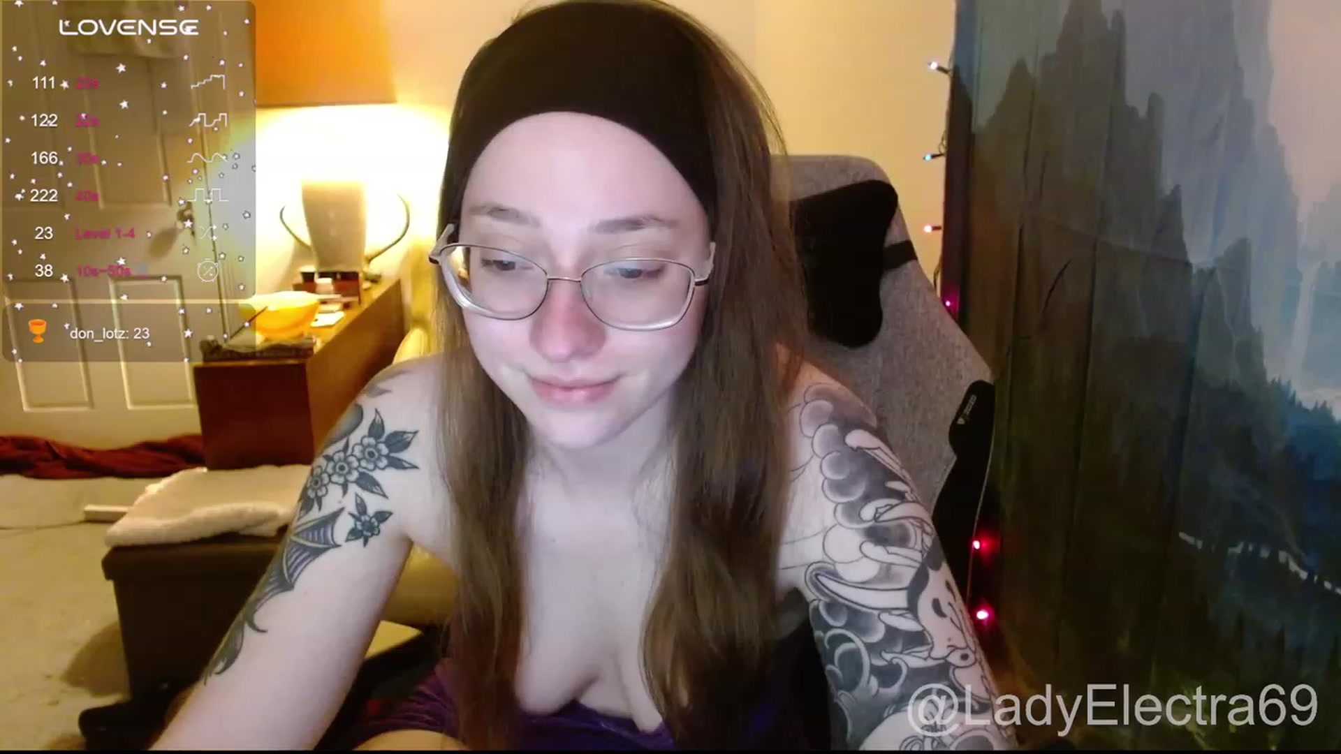 Gallery image thumbnail from LadyElectra69's myfreecams stream on, 12/31/2023, 22:23 image 13 of 20