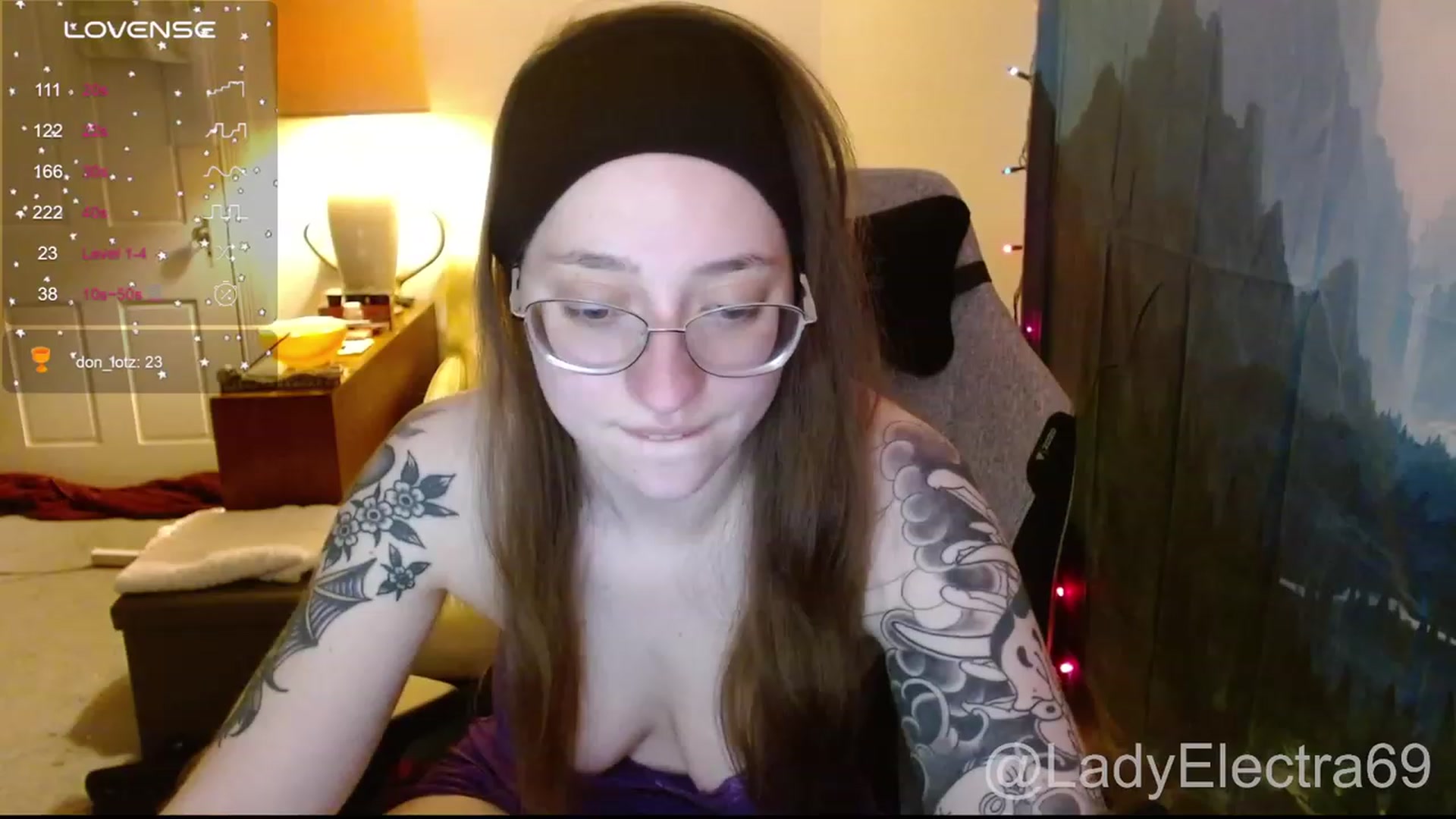 Gallery image thumbnail from LadyElectra69's myfreecams stream on, 12/31/2023, 22:23 image 14 of 20