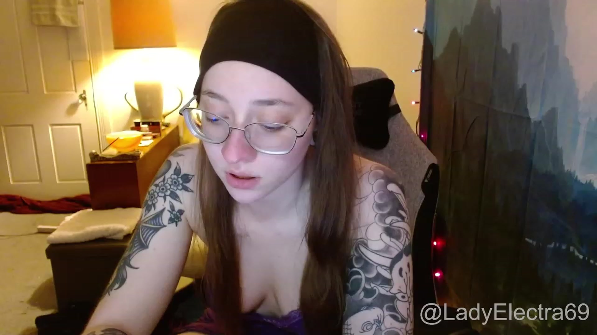 Gallery image thumbnail from LadyElectra69's myfreecams stream on, 12/31/2023, 23:45 image 3 of 20