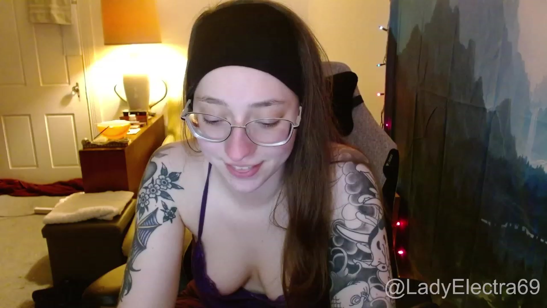 Gallery image thumbnail from LadyElectra69's myfreecams stream on, 12/31/2023, 23:45 image 7 of 20
