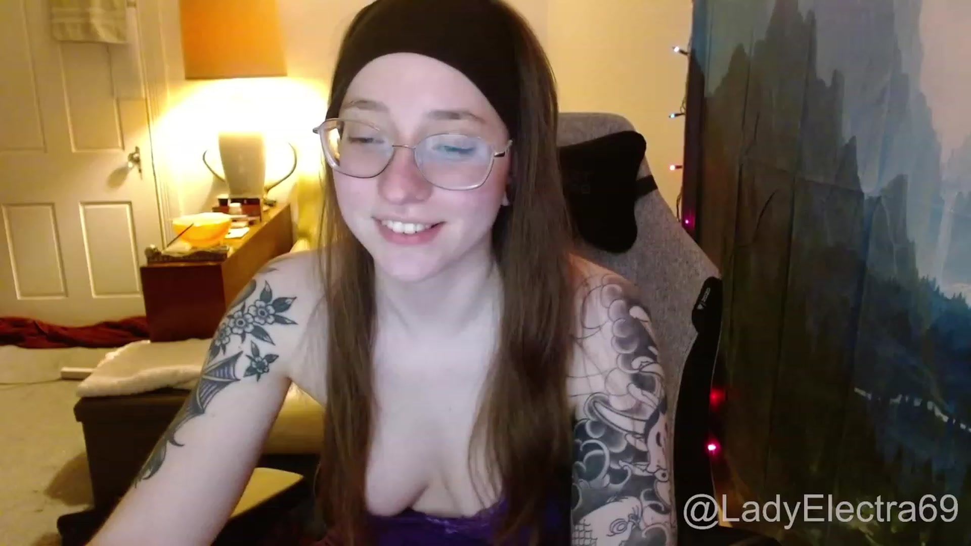 Gallery image thumbnail from LadyElectra69's myfreecams stream on, 12/31/2023, 23:45 image 13 of 20