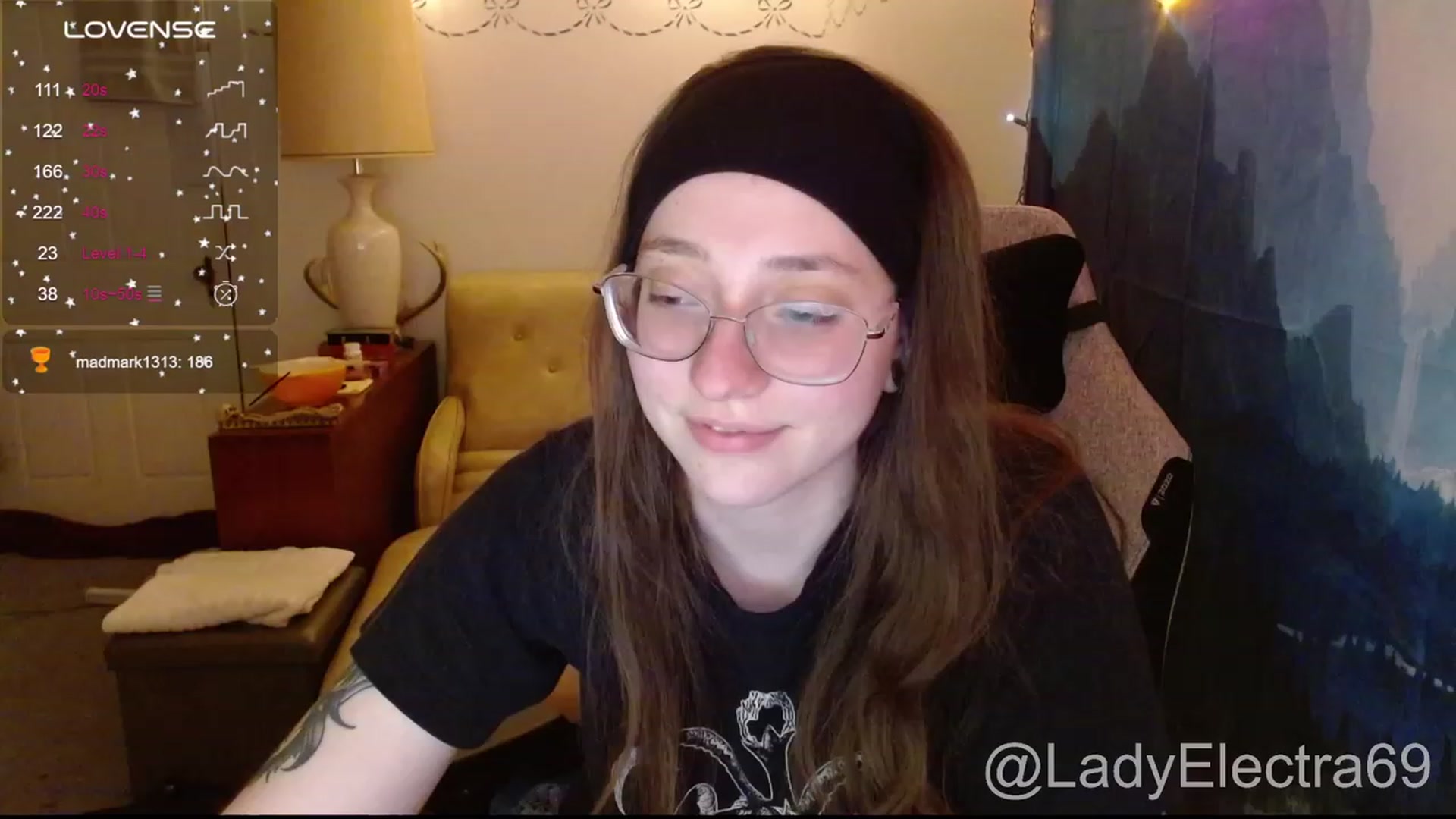 Gallery image thumbnail from LadyElectra69's myfreecams stream on, 01/01/2024, 04:25 image 18 of 20