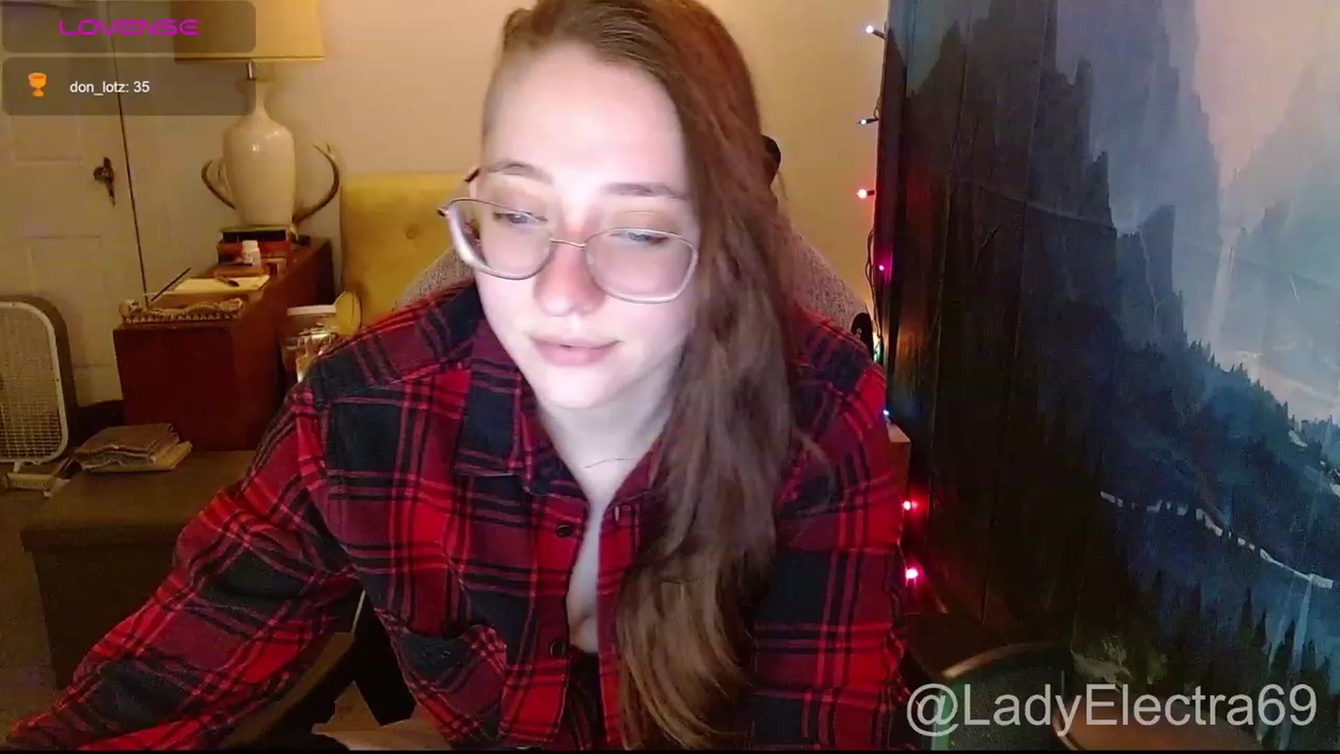 Gallery image thumbnail from LadyElectra69's myfreecams stream on, 01/03/2024, 22:36 image 17 of 20