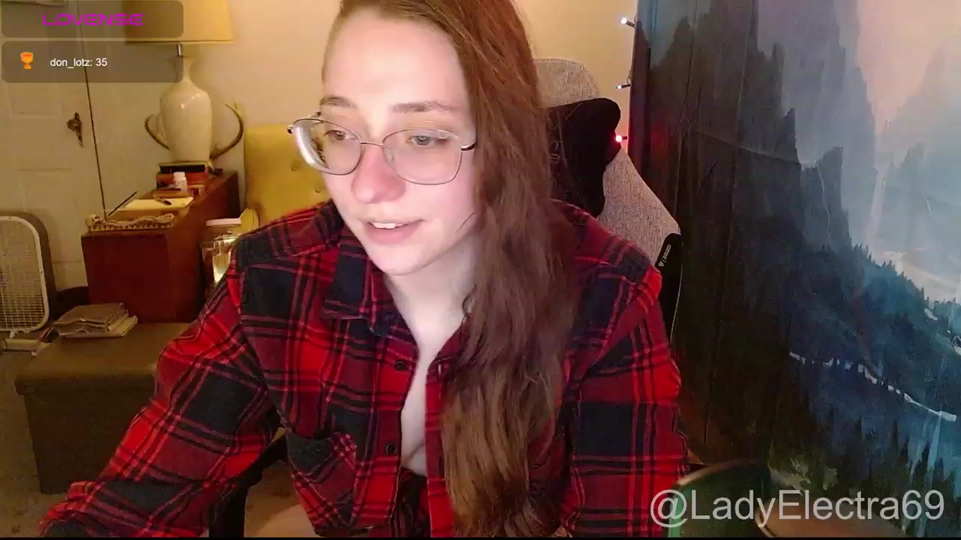 Gallery image thumbnail from LadyElectra69's myfreecams stream on, 01/03/2024, 22:36 image 2 of 20