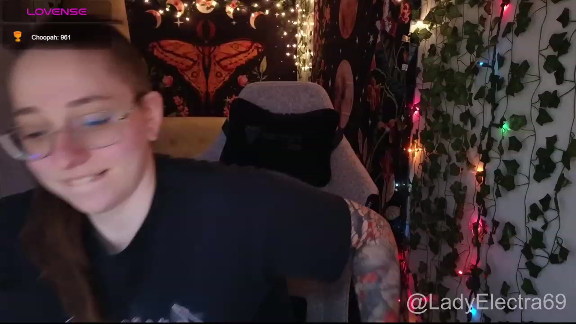 Gallery image thumbnail from LadyElectra69's myfreecams stream on, 01/10/2024, 21:05 image 4 of 20
