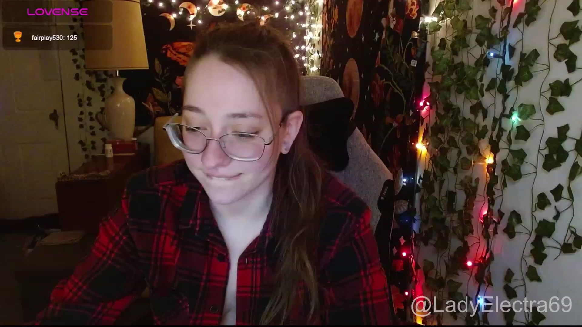 Gallery image thumbnail from LadyElectra69's myfreecams stream on, 01/17/2024, 01:33 image 17 of 20
