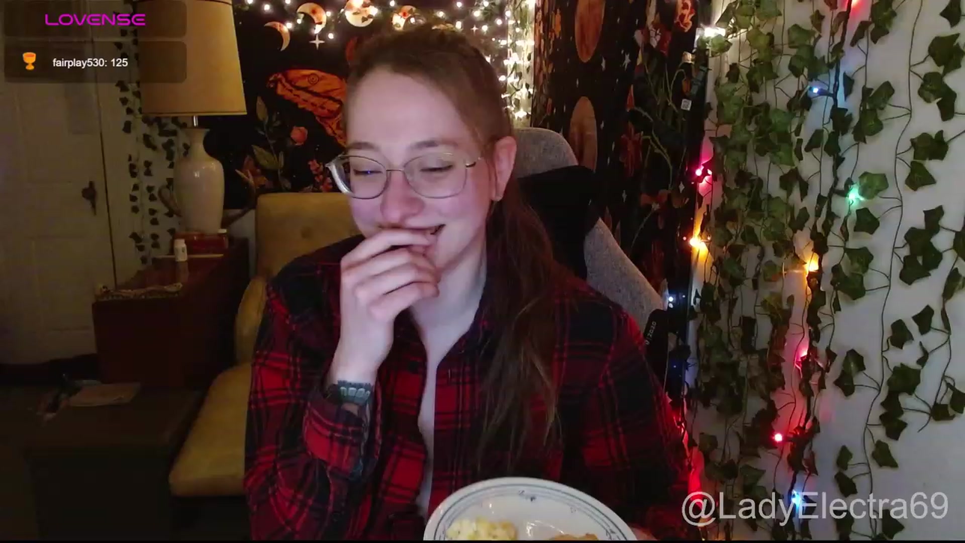 Gallery image thumbnail from LadyElectra69's myfreecams stream on, 01/17/2024, 01:33 image 18 of 20