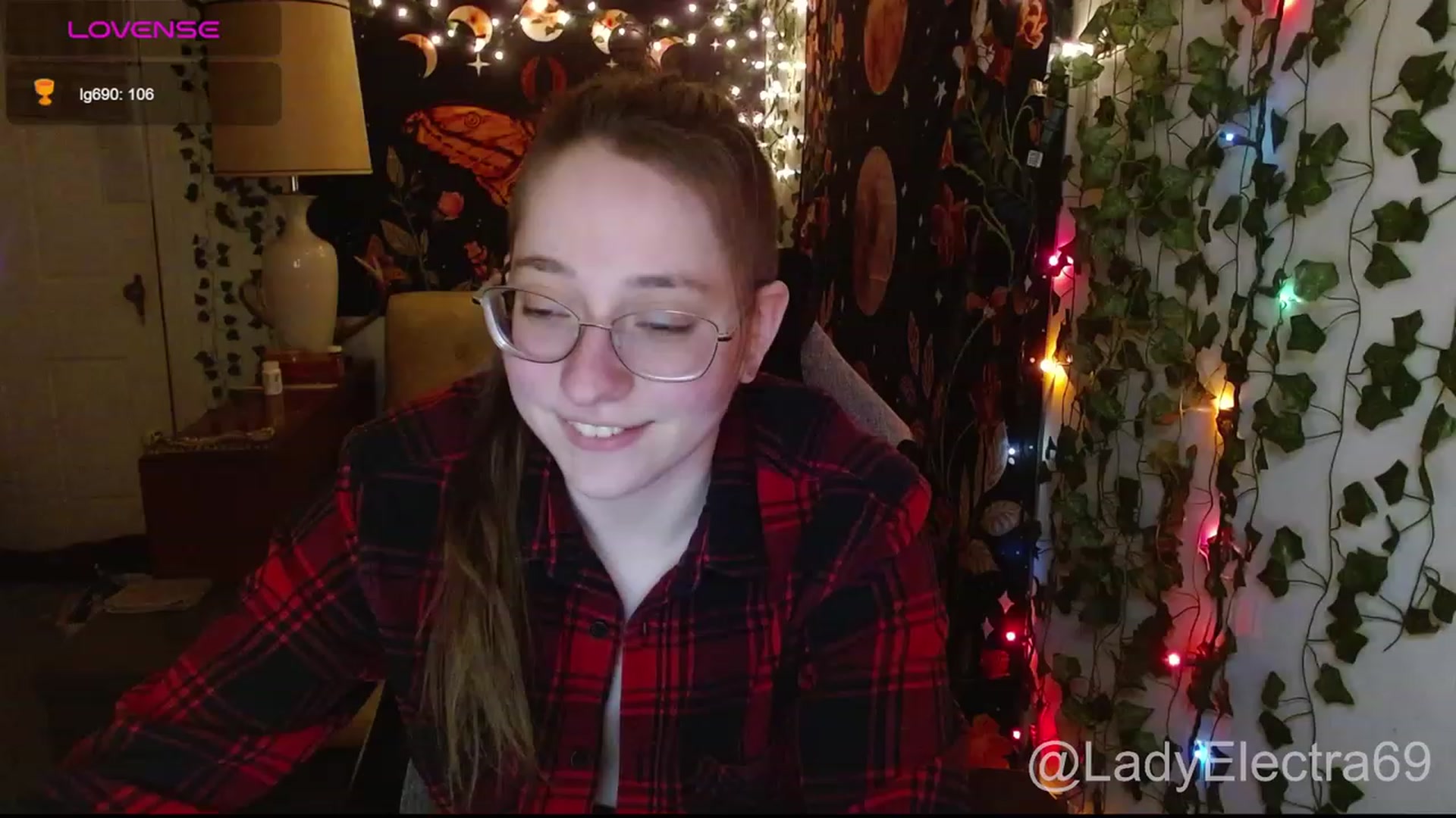 Gallery image thumbnail from LadyElectra69's myfreecams stream on, 01/17/2024, 01:33 image 15 of 20