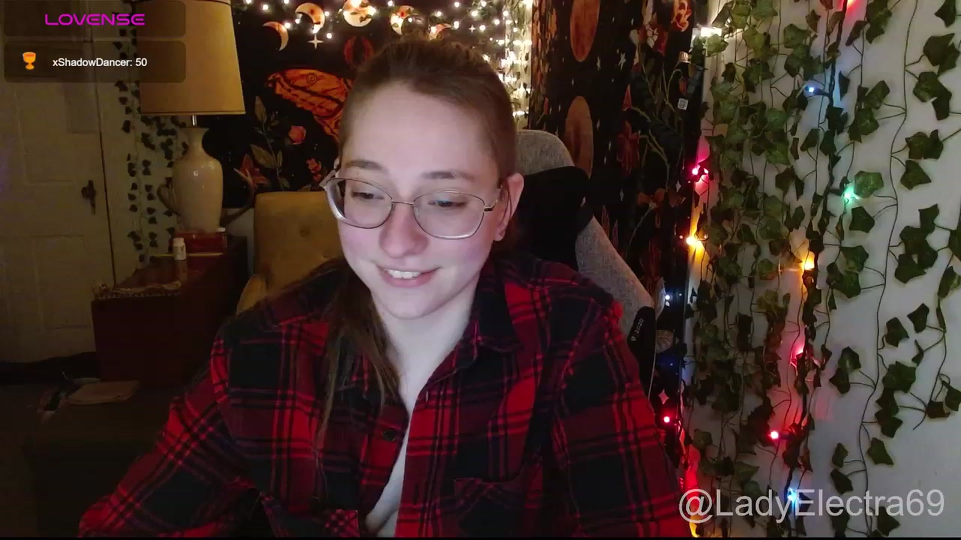 Gallery image thumbnail from LadyElectra69's myfreecams stream on, 01/17/2024, 01:33 image 8 of 20