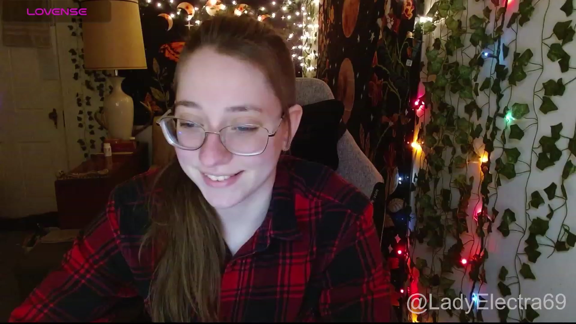 Gallery image thumbnail from LadyElectra69's myfreecams stream on, 01/17/2024, 01:33 image 1 of 20