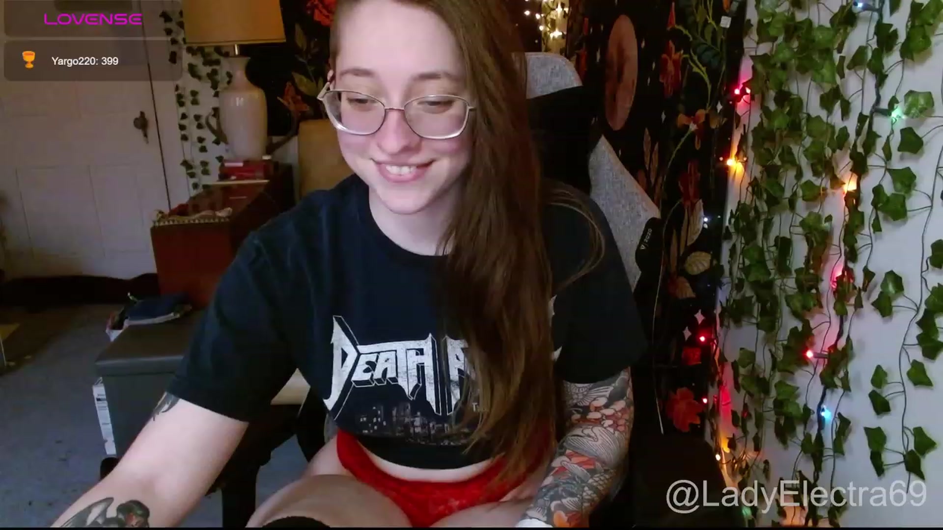 Gallery image thumbnail from LadyElectra69's myfreecams stream on, 01/19/2024, 21:42 image 6 of 20
