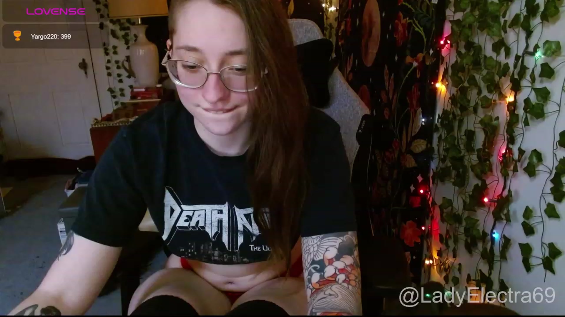 Gallery image thumbnail from LadyElectra69's myfreecams stream on, 01/19/2024, 21:42 image 13 of 20