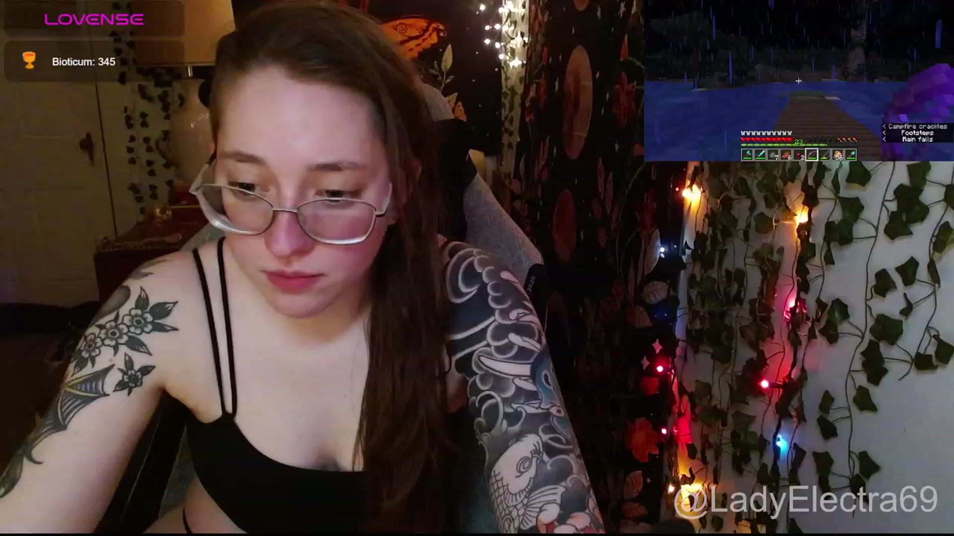 Gallery image thumbnail from LadyElectra69's myfreecams stream on, 01/23/2024, 03:43 image 12 of 20