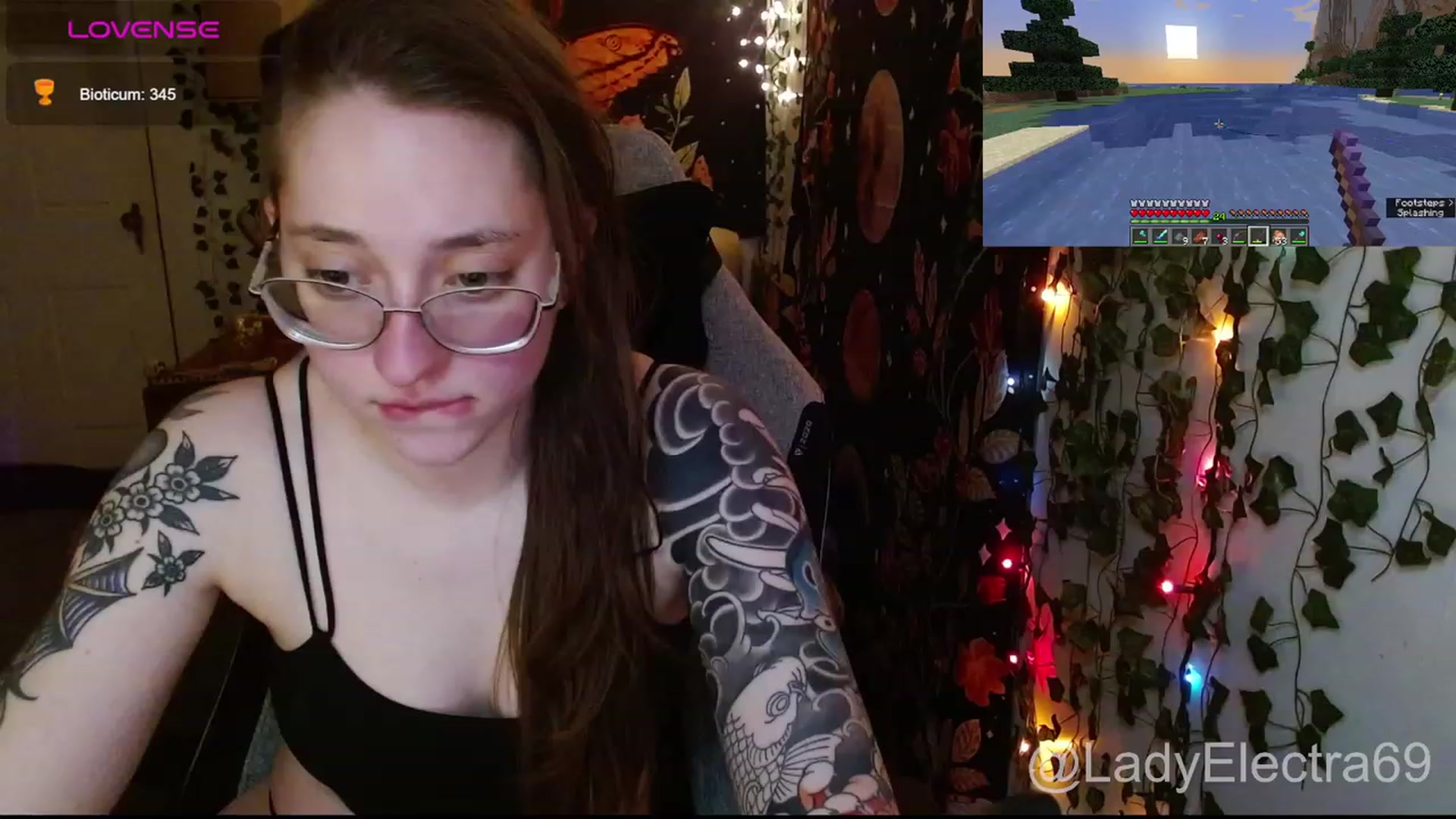 Gallery image thumbnail from LadyElectra69's myfreecams stream on, 01/23/2024, 03:43 image 14 of 20