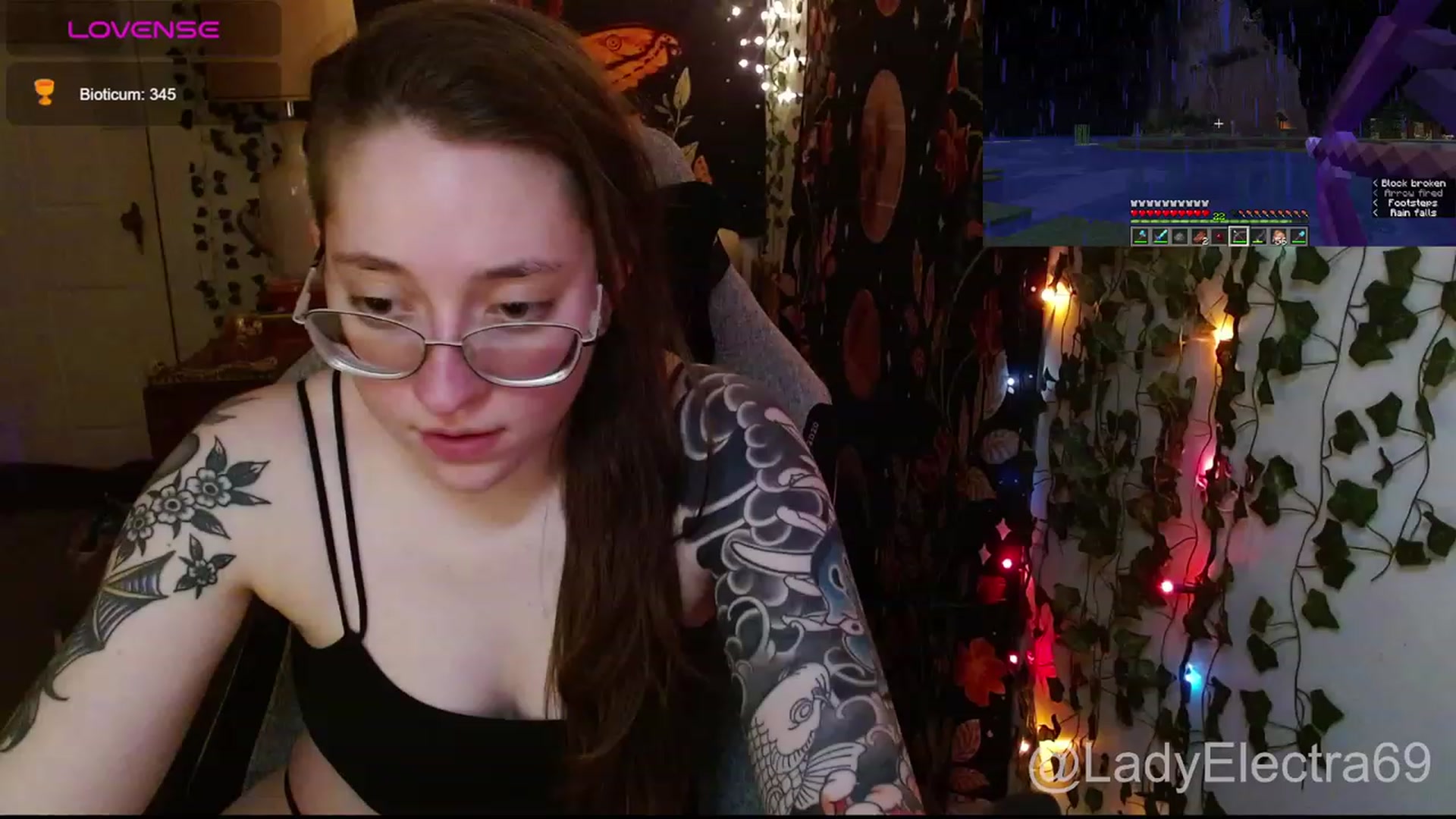 Gallery image thumbnail from LadyElectra69's myfreecams stream on, 01/23/2024, 03:43 image 10 of 20