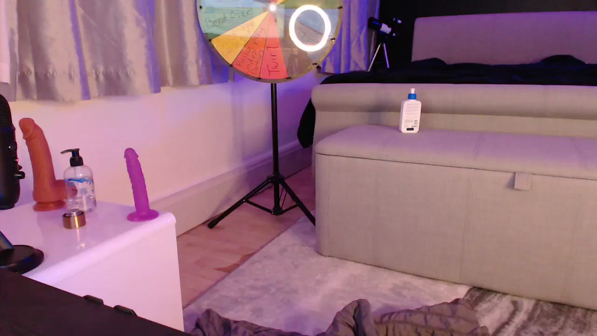 Gallery image thumbnail from LadyElizabeth's myfreecams stream on, 03/25/2024, 22:51 image 18 of 20