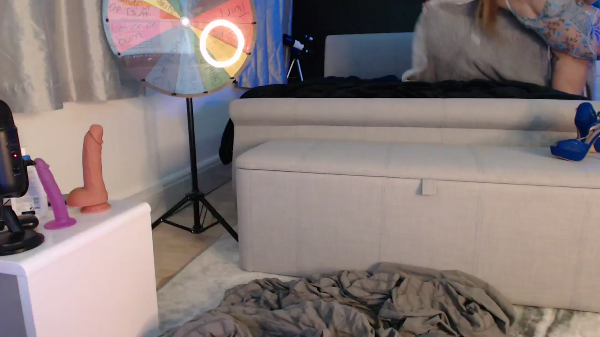 Gallery image thumbnail from LadyElizabeth's myfreecams stream on, 03/27/2024, 22:12 image 14 of 20