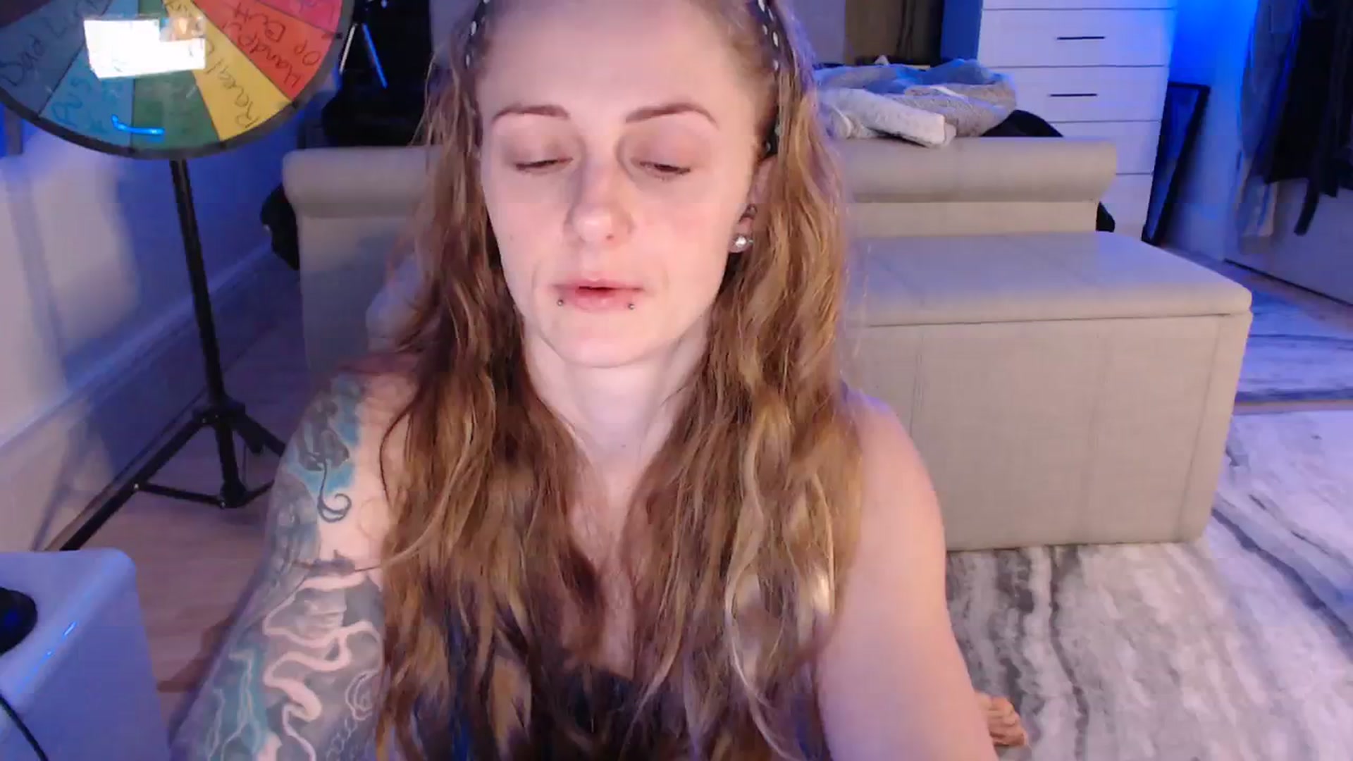 Gallery image thumbnail from LadyElizabeth's myfreecams stream on, 03/29/2024, 21:33 image 3 of 20