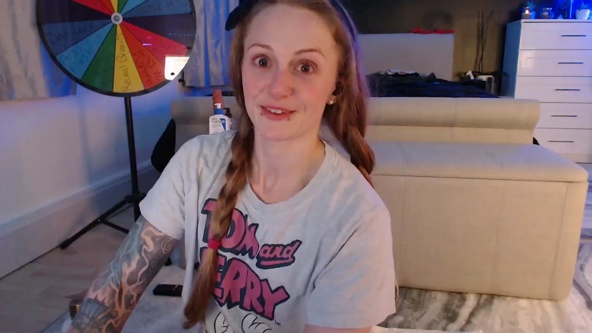 Gallery image thumbnail from LadyElizabeth's myfreecams stream on, 04/04/2024, 22:28 image 15 of 20