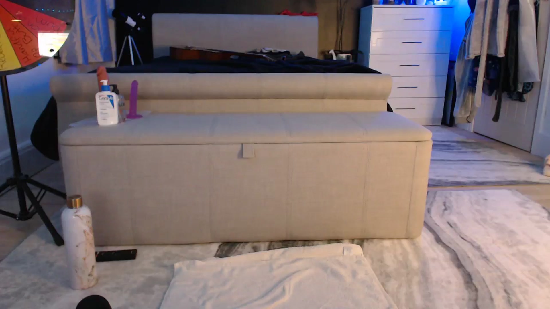 Gallery image thumbnail from LadyElizabeth's myfreecams stream on, 04/04/2024, 22:28 image 18 of 20