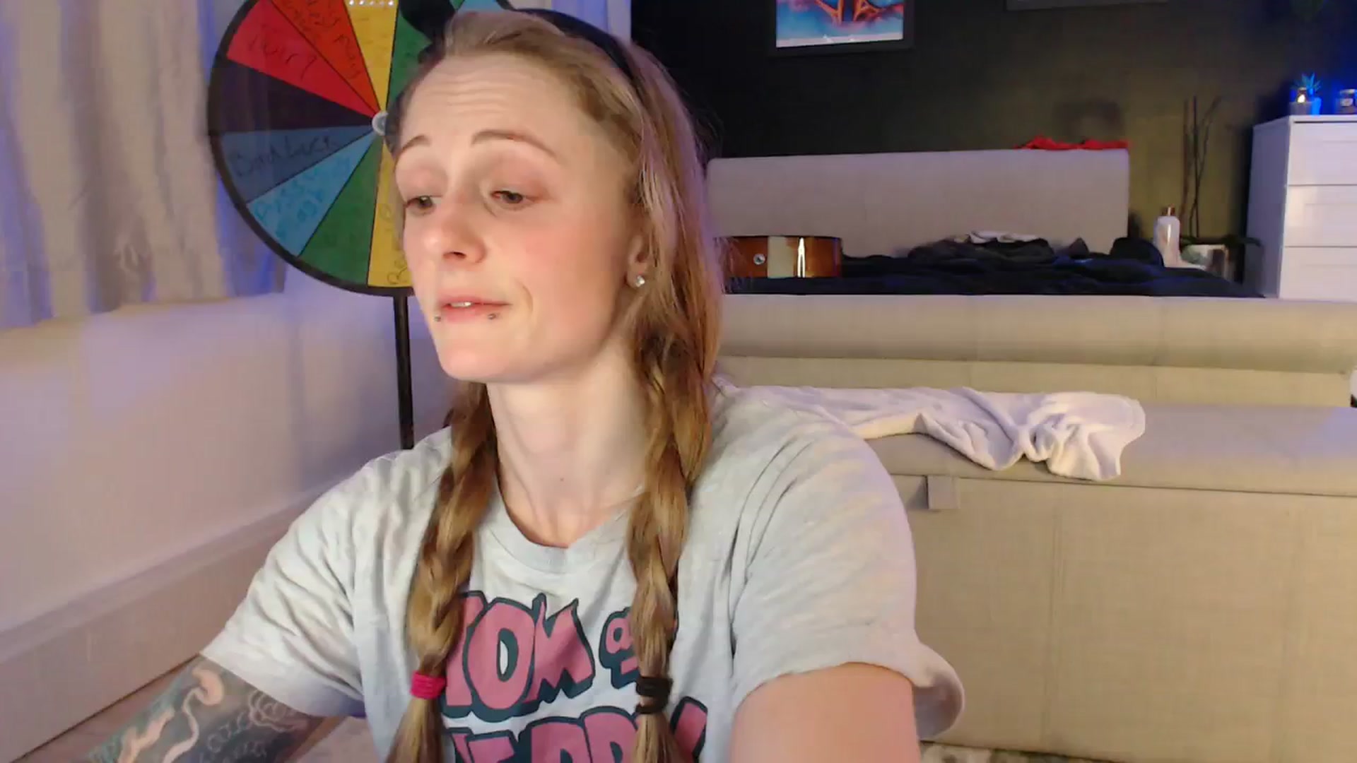 Gallery image thumbnail from LadyElizabeth's myfreecams stream on, 04/04/2024, 22:28 image 2 of 20