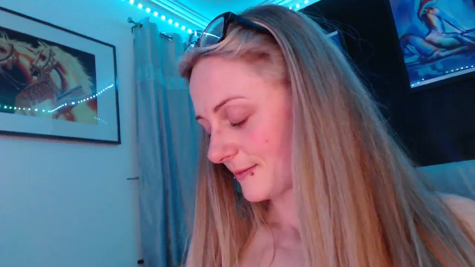 Gallery image thumbnail from LadyElizabeth's myfreecams stream on, 04/05/2024, 21:52 image 20 of 20